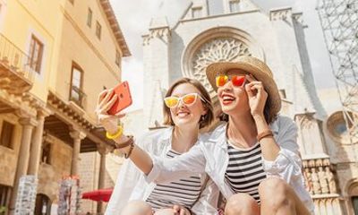 One Day Private Historical Tour in Tarragona and Sitges