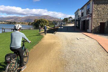 ebike tour lake Dunstan wine tasting
