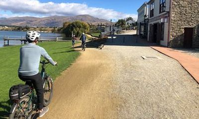 ebike tour lake Dunstan wine tasting