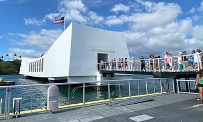 Arizona Memorial and Oahu Island Tour