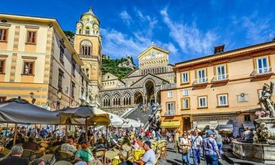 From Lecce to Amalfi private transfer with a 2 hour stop in Bari