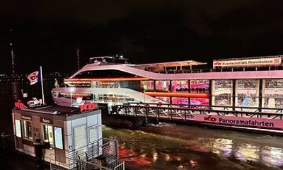 Düsseldorf Rhine River Christmas Afternoon Cruise