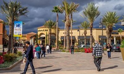 Private Shopping Tour from Palm Springs to Desert Hills Outlets