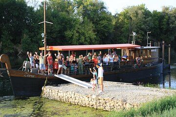 River Boat Tour in old Žitna lađa with Drinks