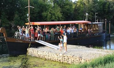 River Boat Tour in old Žitna lađa with Drinks