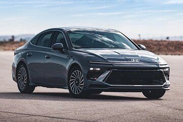 Departure by Car or SUV from Sucre City to Sucre Airport