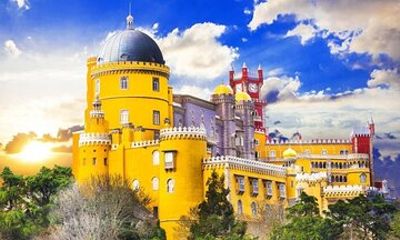 Private Day Tour in Sintra with Pena Palace and Cascais