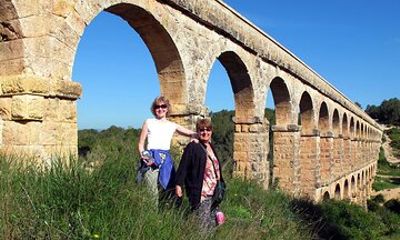 Private Tarragona Tour with 2 Guides and Tarragona Cruise Pickup