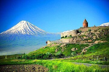 Noravank Monastery Private tour with Birds Cave and Areni Winery
