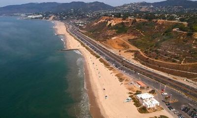 California Beach Towns and Celebrity Homes Private Flexible Tour