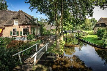 Private transfer from Giethoorn to Amsterdam