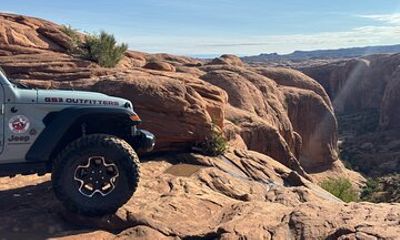 Full Day Private 4x4 Guided Jeep Experience in Moab
