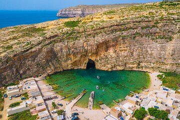 Blue Lagoons Discovery: Private Boat Shore Tour from Gozo