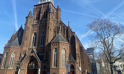 Private Walking Tour in Tilburg City with Puzzles