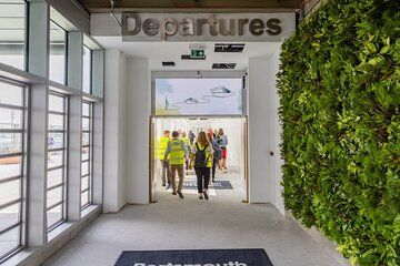 Portsmouth Cruise Port to Heathrow Airport Private Transfer