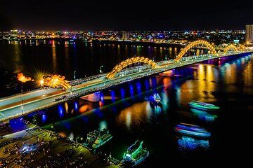 Da Nang Night Market and Dragon Bridge Private Cruise Tour