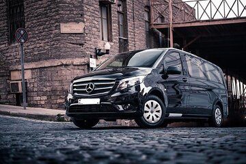 Private Transfer La Spezia to Pisa by Business or Luxury Vehicle