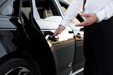 Karachi Airport Transfer, Pick & Drop, Private Chauffeur