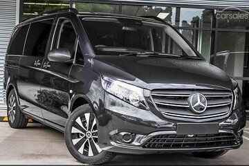 Arrival from Santiago de Compostela Airport to Santiago by Sedan