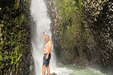 Private Hiking Tour and Waterfall Don LoLo's Puddles