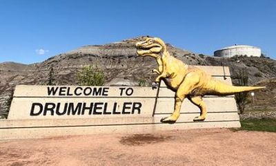 Drumheller to Calgary Hotels or YYC Airport Best Private Transfer