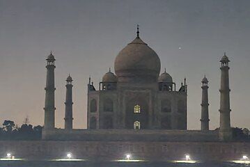 Sun kissed Taj Private Sunrise Taj Mahal Tour from Delhi