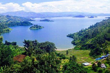 Full Day Twin Lakes Hike in Musanze