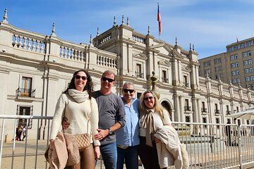 Small group transfer from Valparaiso/S.Antonio+Tour in Santiago