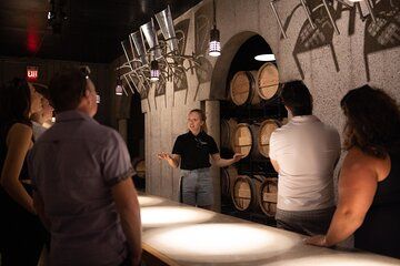Niagara Wine Tour: Explore 4 Wineries with Tastings Included