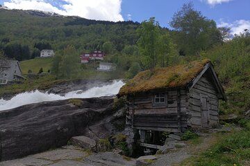 Norangs Valley and Hjørundfjord Shared Adventure