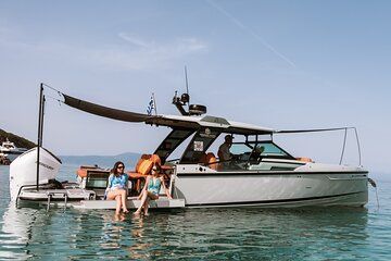 Discover the beauty of the Messinian Inousses Islands on a Yacht