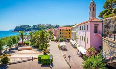 Private Savona, Art Gallery & Ceramic Museum Tour from Port