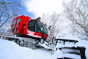 KAMUI SKI LINKS Snow CAT Tour