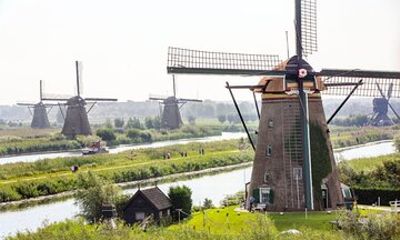 Private Tour Hague to Kinderdijk Gouda and De Haar Castle
