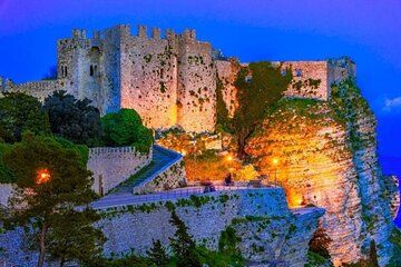 Erice by Night tour with tasting Maria Grammatico