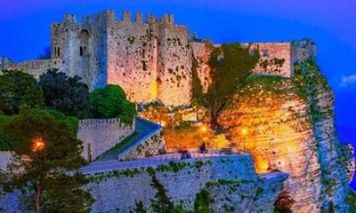 Erice by Night tour with tasting Maria Grammatico