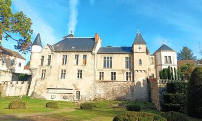 Vichy private guided tour with your professional tour guide !