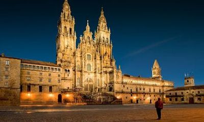 Private Transfer from Santiago de Compostela to Porto with Tour
