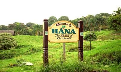 Private Road to Hana Tour with Scenic Stops and Lunch