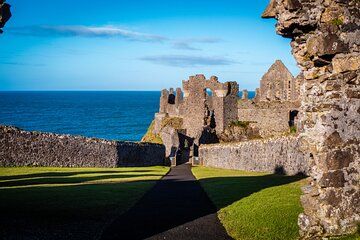 Shore Excursion: Giant's Causeway Tour Including Belfast City Tour