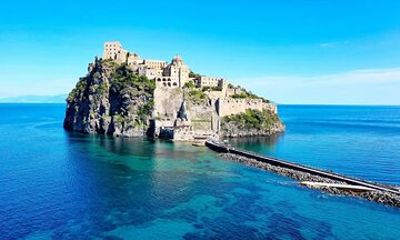 Visit to the Aragonese Castle Borgo di Celsa