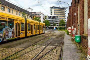 Cologne and Düsseldorf City Highlights Tour with Free Photoshoot