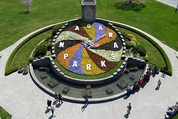 Small group Toronto Montreal Quebec and Niagara Falls 5 Day Tour