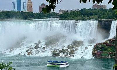 6 Day Toronto Montreal Quebec Niagara Falls Small Group Tour