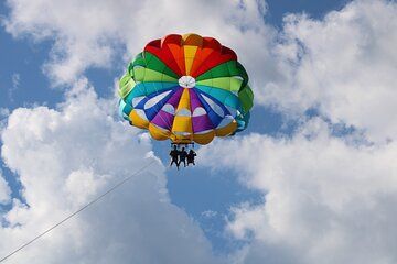 Unbelievable Parasailing with Fantastic Sights