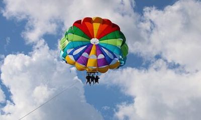 Unbelievable Parasailing with Fantastic Sights