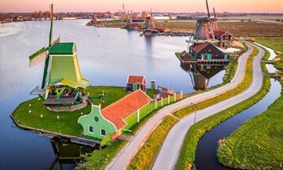 Zaanse Schans self guided visit by train from Amsterdam