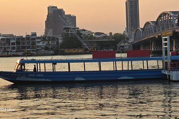 Unique and Scenic Slow Boat Tour from Ayutthaya to Bangkok