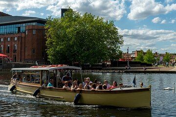 Stratford-upon-Avon: River Cruise and City Audio Tour