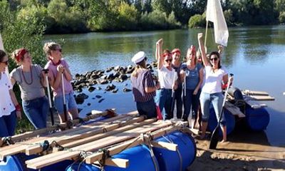 Raft building adventure in Würzburg – team spirit, fun & competition!